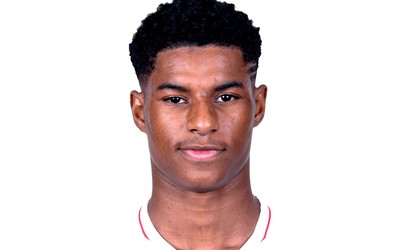 熊猫体育热评-佩洛娃突破造点亲自罚进